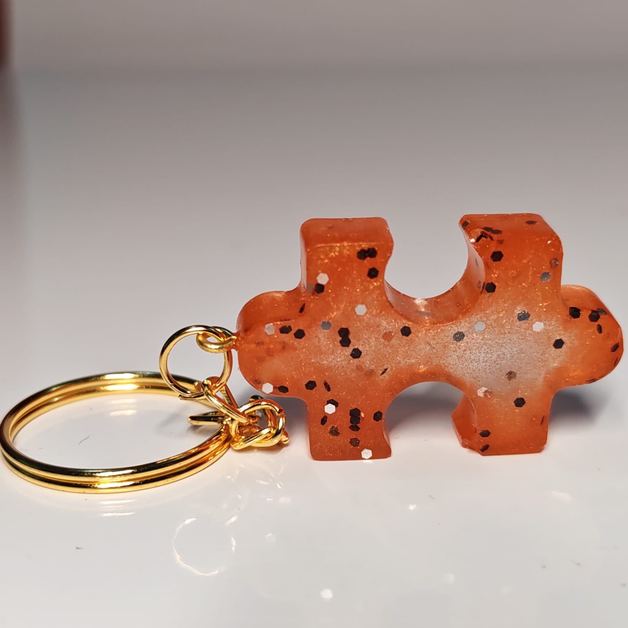 🧩 Porta chaves Peça Puzzle em Resina com Glitter — 4,00 € — PORTES GRÁTIS