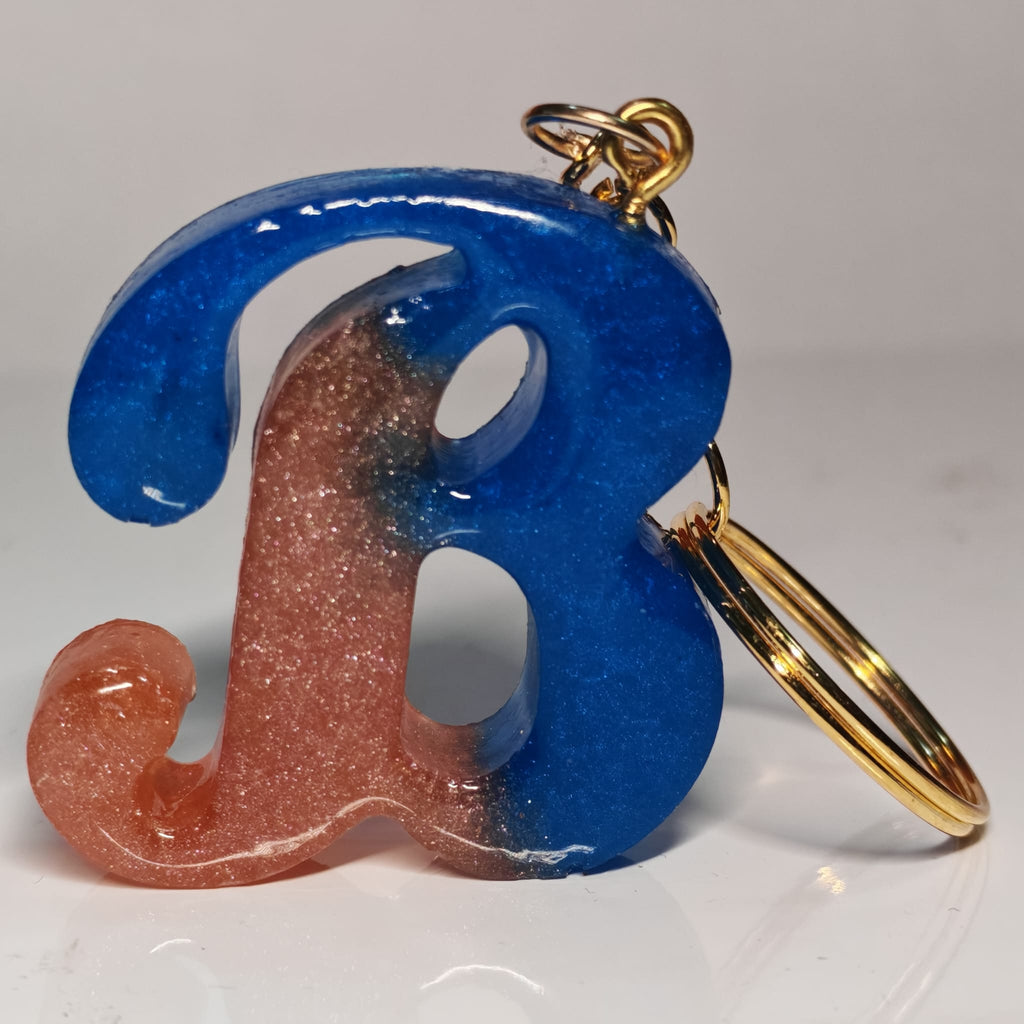 Porta-chaves Letra B em Resina – Azul & Rosa com Brilho Perolado - 5,00 € - PORTES GRÁTIS