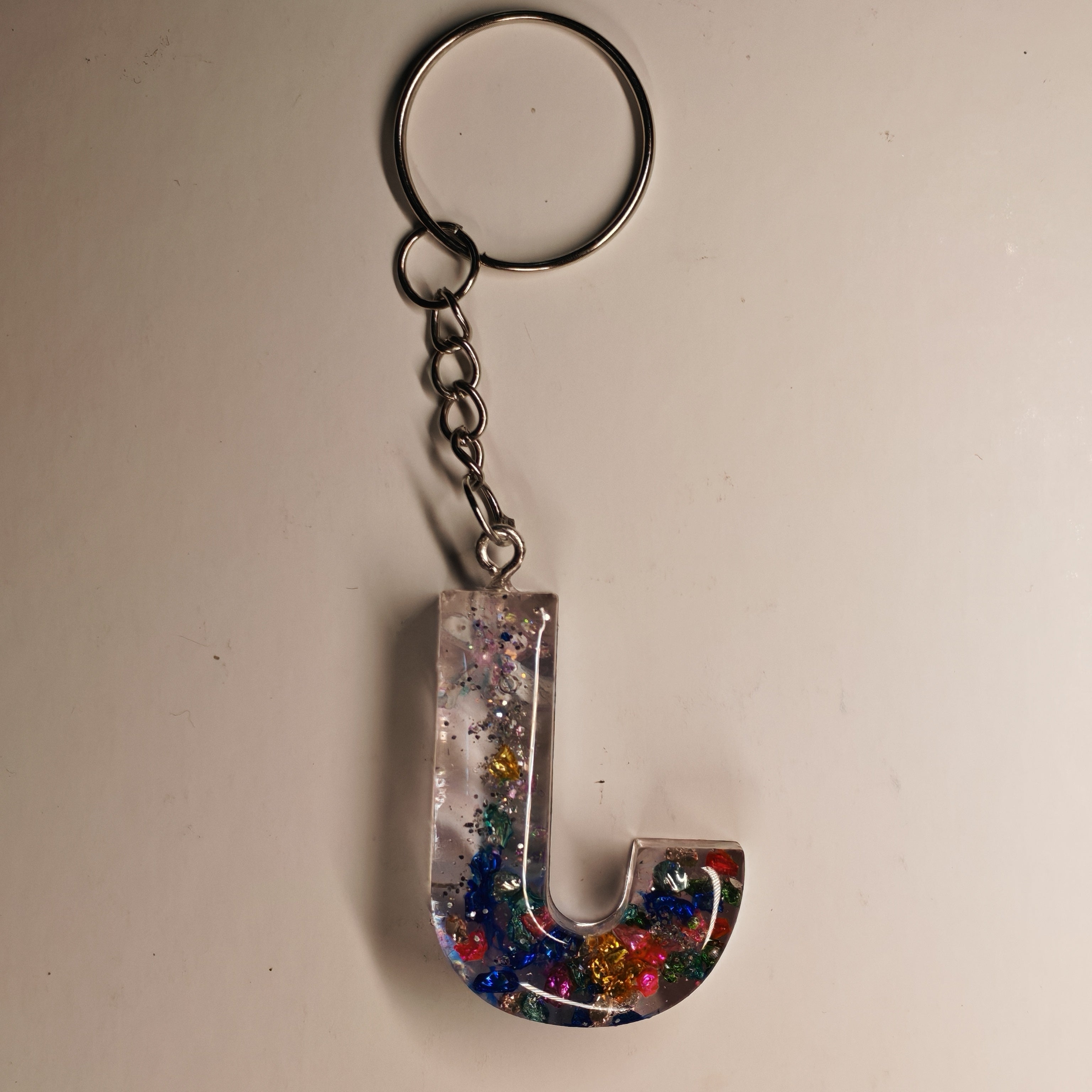 Porta-chaves Letra J em Resina – 5,00 € – PORTES GRÁTIS