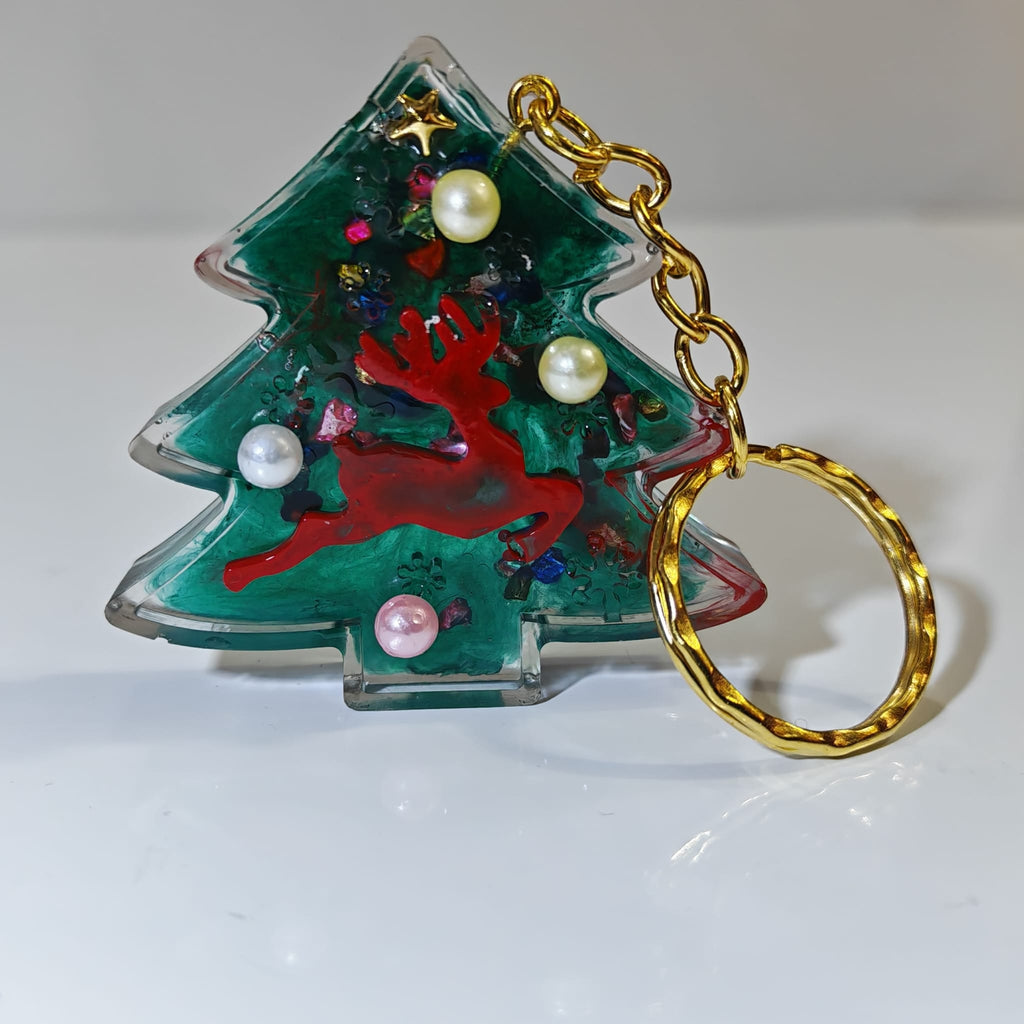 🎄 Porta chaves Árvore de Natal em Resina com Pérolas e Rena Vermelha - 7,00 € - PORTES GRÁTIS