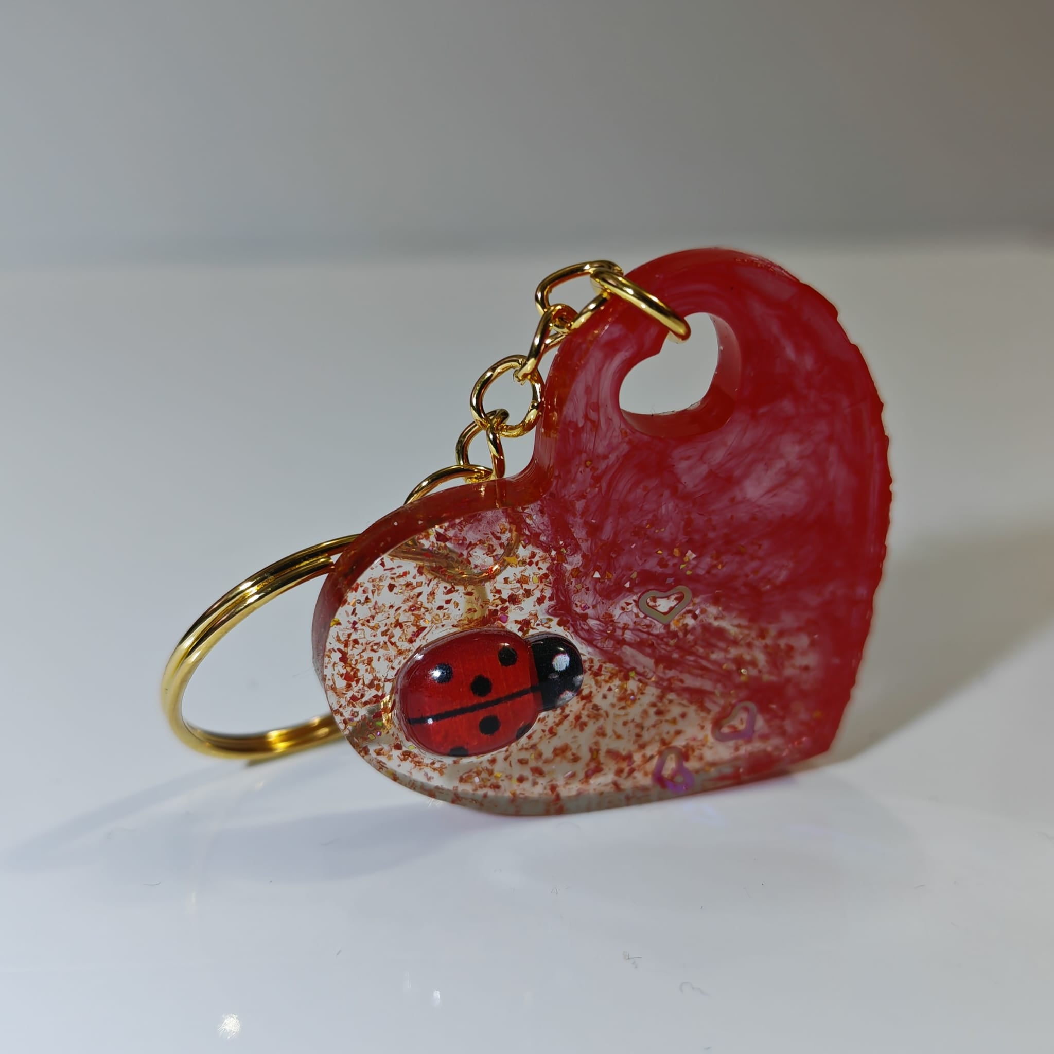 ❤️ Porta-chaves Coração com Joaninha em Resina  - 5,50 € - PORTES GRÁTIS