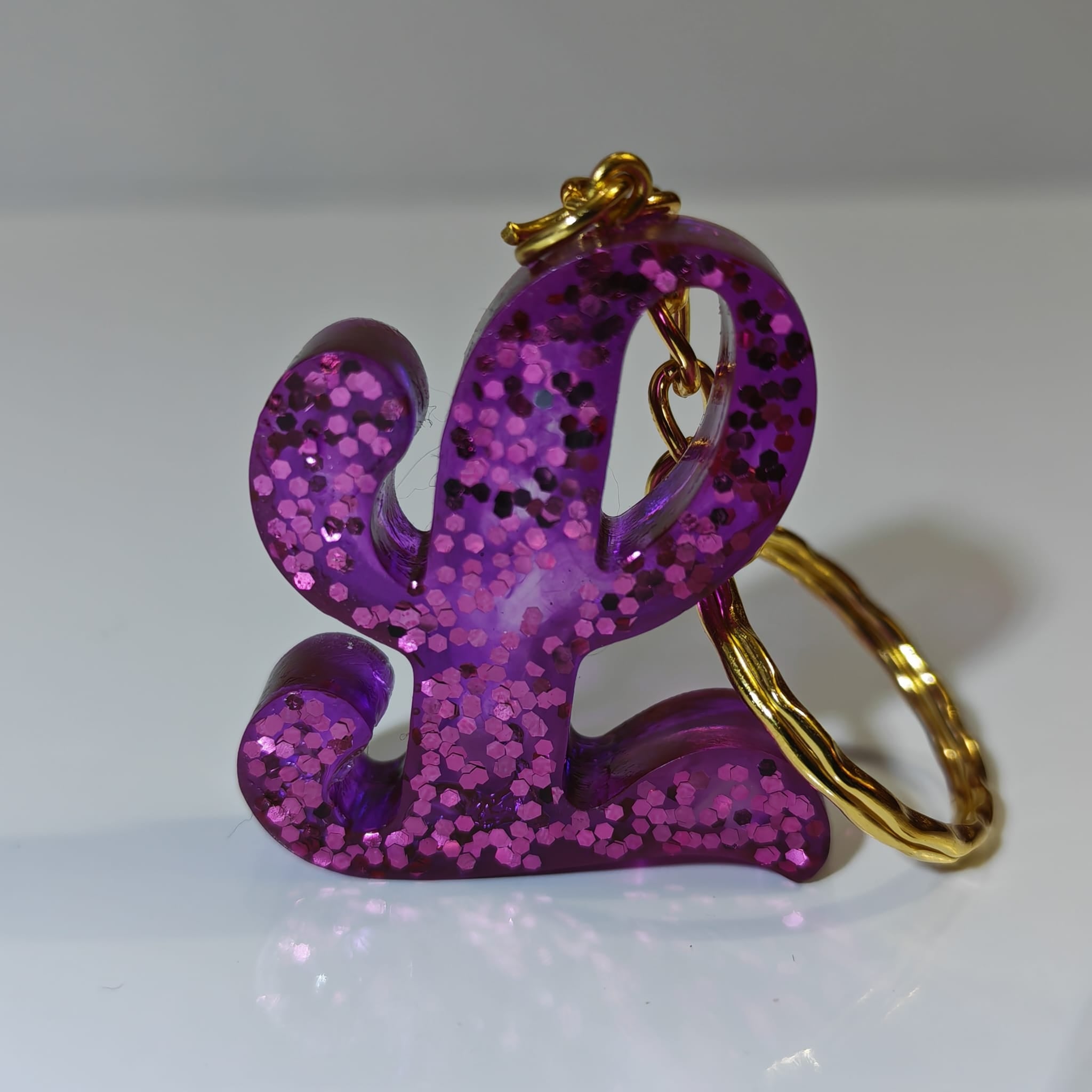 💜 Porta chaves Letra L em Resina com Glitter Roxo - 5,00 € - PORTES GRÁTIS