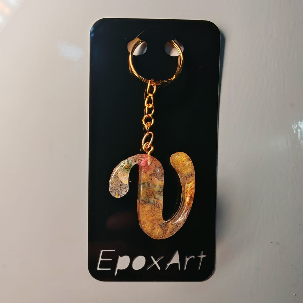 Porta-chaves Letra V – Flores Secas Douradas & Toque Floral - 5,00 € - PORTES GRÁTIS