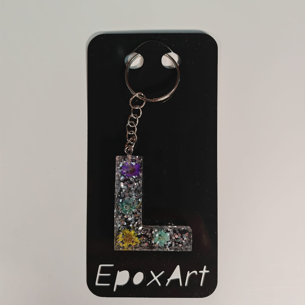 ✨ Porta chaves Letra L em Resina com Glitter Prateado e Flores Naturais - 5,00 € - PORTES GRÁTIS