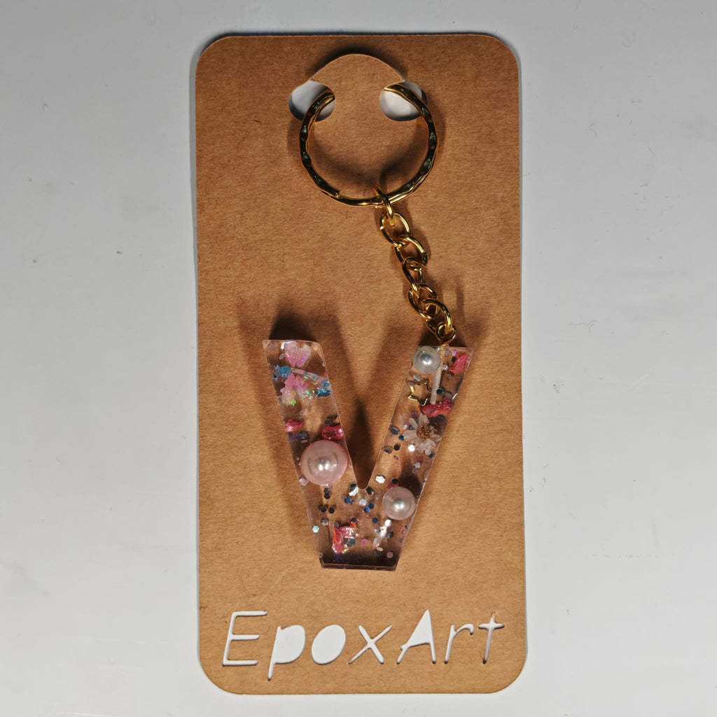 💖 Porta chaves Letra V em Resina com Pérolas e Detalhes Decorativos - 5,00 € - PORTES GRÁTIS